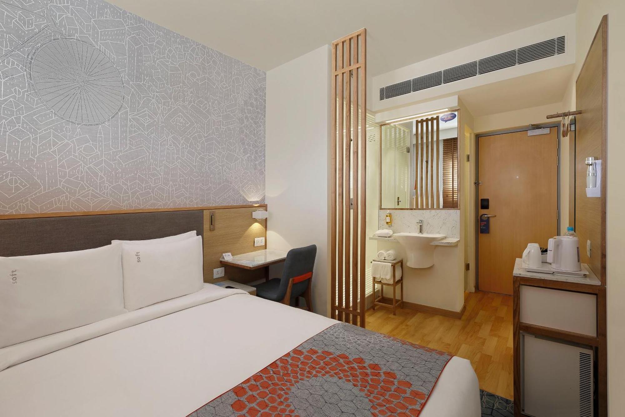 Holiday Inn Express Ahmedabad Prahlad Nagar By Ihg Exteriör bild