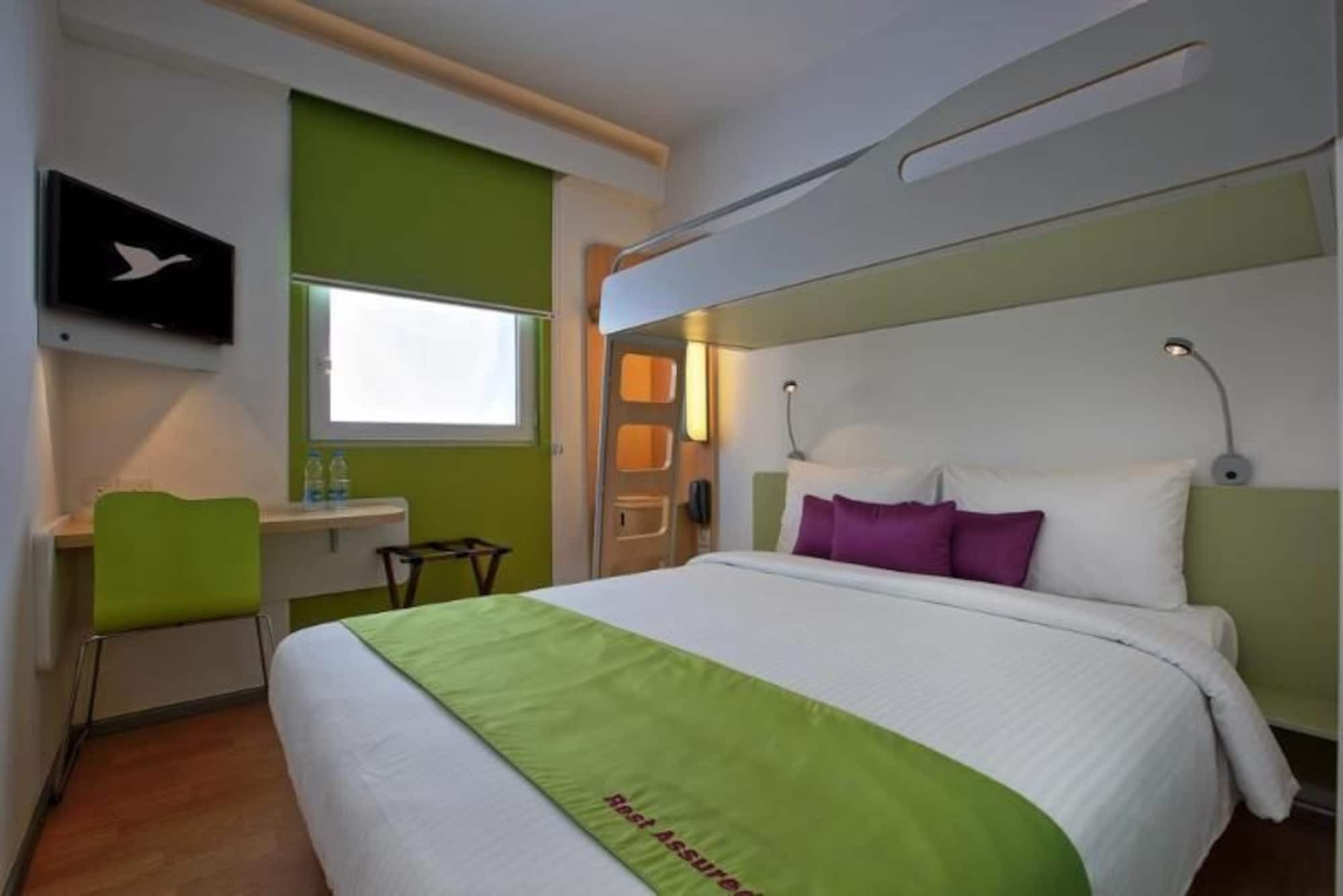 Holiday Inn Express Ahmedabad Prahlad Nagar By Ihg Exteriör bild